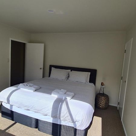 2 Bedroom Home, City And Sea Views Оукланд Екстериор снимка